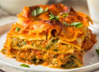 Lasagne con fiori di zucca e salsicce