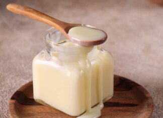Latte condensato fatto in casa - Ricettasprint.it