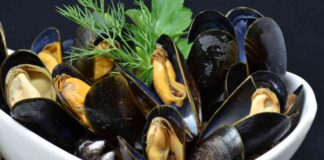 Delle cozze pronte da mangiare