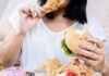 Mangiare in modo compulsivo mangiare senza fermarsi - RicettaSprint