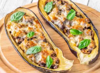 Melanzane ripiene con salsicce e scamorza