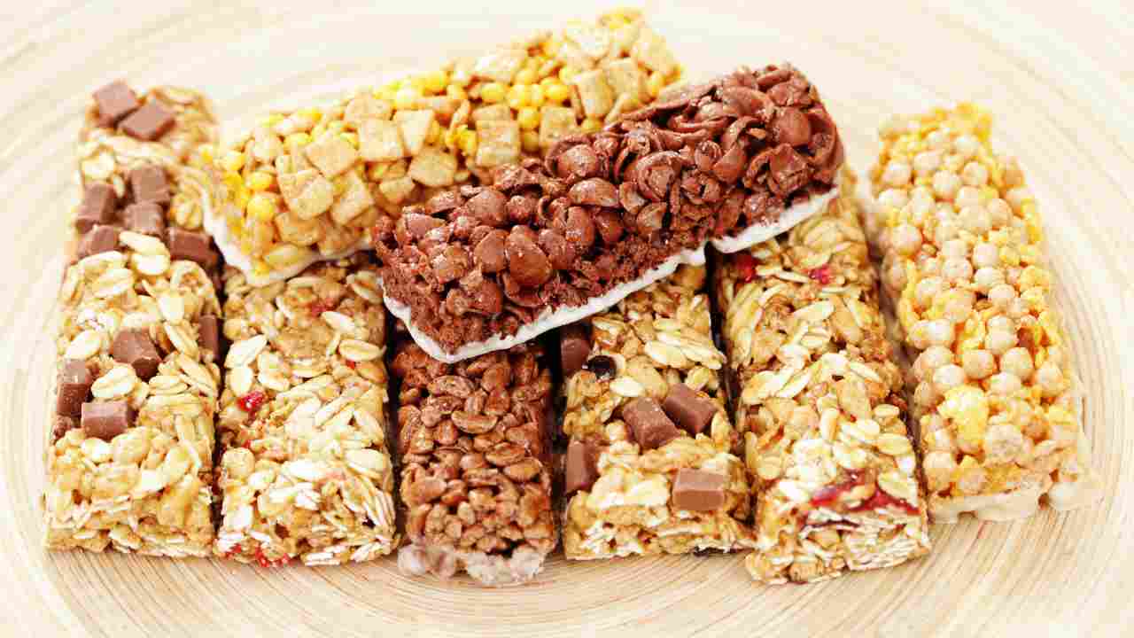 Delle barrette ai cereali di vario tipo