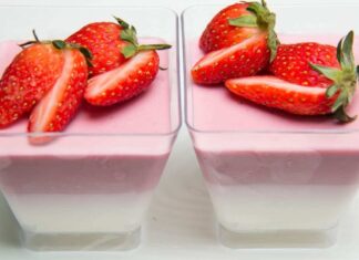 Mousse di cioccolato bianco e fragole