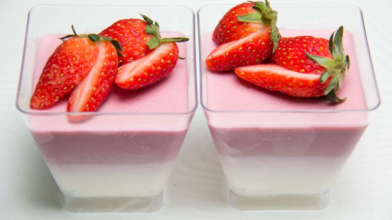 Mousse di cioccolato bianco e fragole