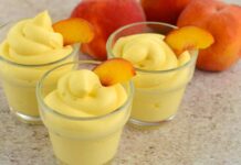 Mousse di pesche con 3 ingredienti Mousse pesche 3 ingredienti - Ricettasprint.it