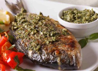 Orata al forno con pesto di capperi e limone