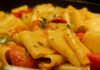 Paccheri alla peperonata con acciughe - Ricettasprint.it