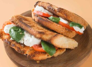 Pane tostato alla caprese - Ricettasprint.it