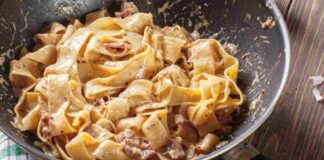 Pappardelle con crema al formaggio e speck