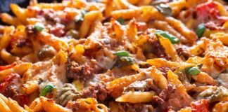 Pasta al forno con salsicce e melanzane - Ricettasprint.it