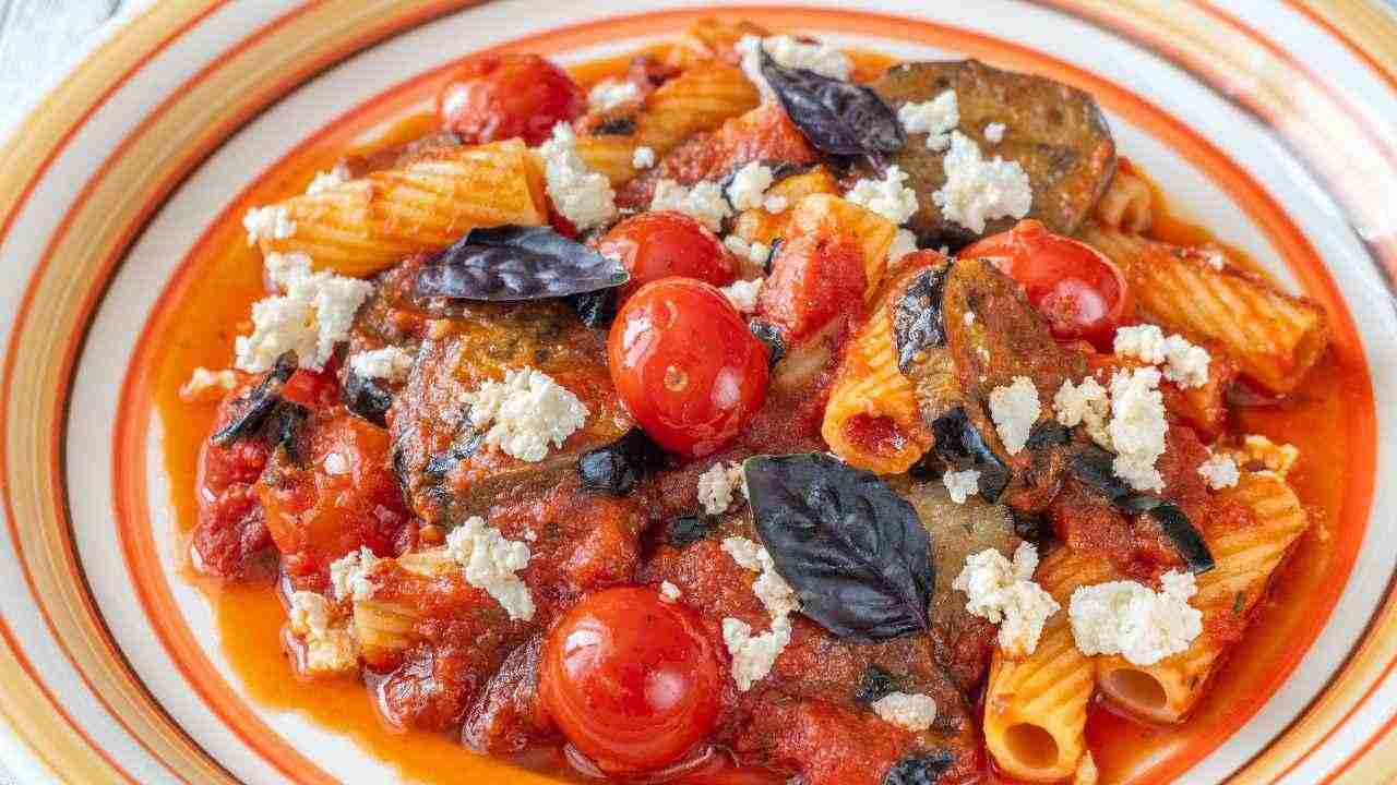 Pasta alla norma leggerissima - RicettaSprint