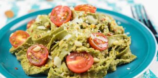 Pasta con crema di basilico e pomodorini