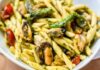 Pasta con peperoncini verdi e cozze