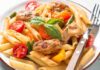 Pennette all'insalata con pollo e pomodorini