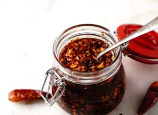 Peperoncino tritato sott'olio - Ricettasprint.it