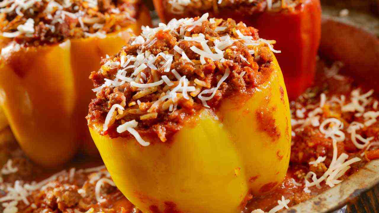 Peperoni ripieni ricetta della nonna - RicettaSprint