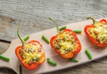 Peperoni ripieni di verdure Peperoni ripieni vegetariani