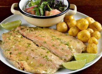 Pesce in padella con patate - Ricettasprint.it