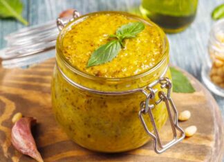 Pesto di arachidi e basilico