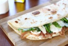 Piadina in 5 minuti senza burro e lievito - RicettaSprint