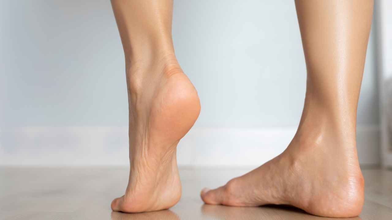 Piedi pesanti e gonfi cosa fare - RicettaSprint