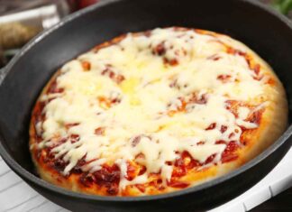 Pizza direttamente in padella senza glutine e veloce - RicettaSprint