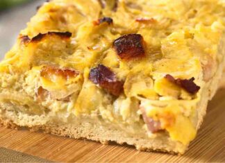 Pizza focaccia patate salsicce - Ricettasprint.it