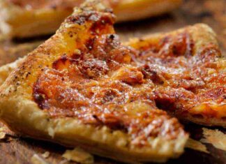 Pizza veloce senza lievito - RicettaSprint