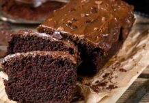 Ti stupirò con questo plumcake al doppio cioccolato lo puoi mangiare anche dopo cena, non metti un grammo e sai perché? Ecco la ricetta! Plumcake al doppio cioccolato senza uova e burro - Ricettasprint.it