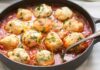 Polpette di zucchine e ricotta al pomodoro