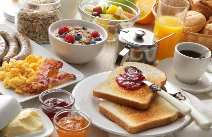 Una abbondante colazione sana