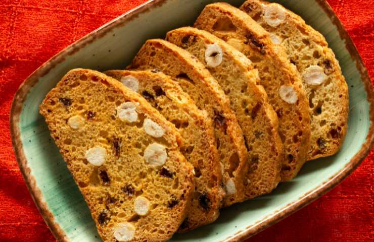 Dei biscotti secchi alle mandorle