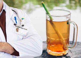 Un medico ed un'acqua aromatica