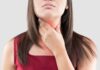 Una donna con il reflusso gastrico