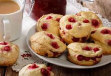 Scones con marmellata e lamponi 23082025 ricettasprint.it