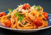 Spaghetti al pomodorino fresco e colatura di alici - Ricettasprint.it