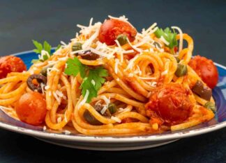Spaghetti al pomodorino fresco e colatura di alici - Ricettasprint.it