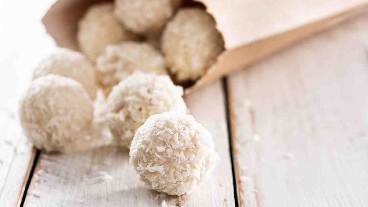 Tartufini al cocco - RicettaSprint
