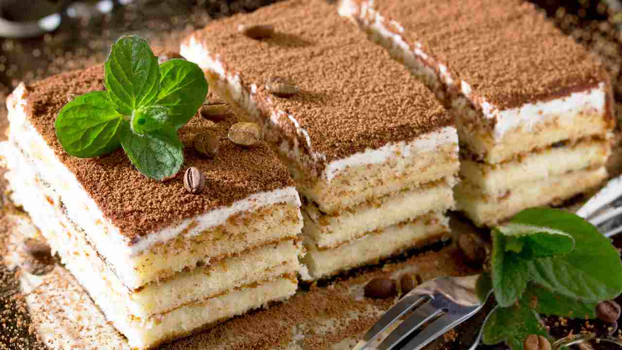 Tiramisù con dolce avanzato - Ricettasprint.it