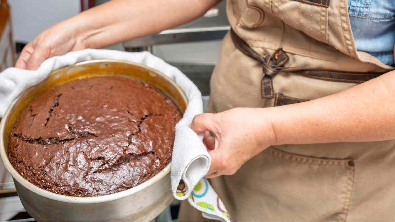 Togliere torta dallo stampo - Ricettasprint.it