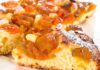 Torta all'acqua con le albicocche