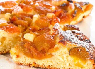 Torta all'acqua con le albicocche