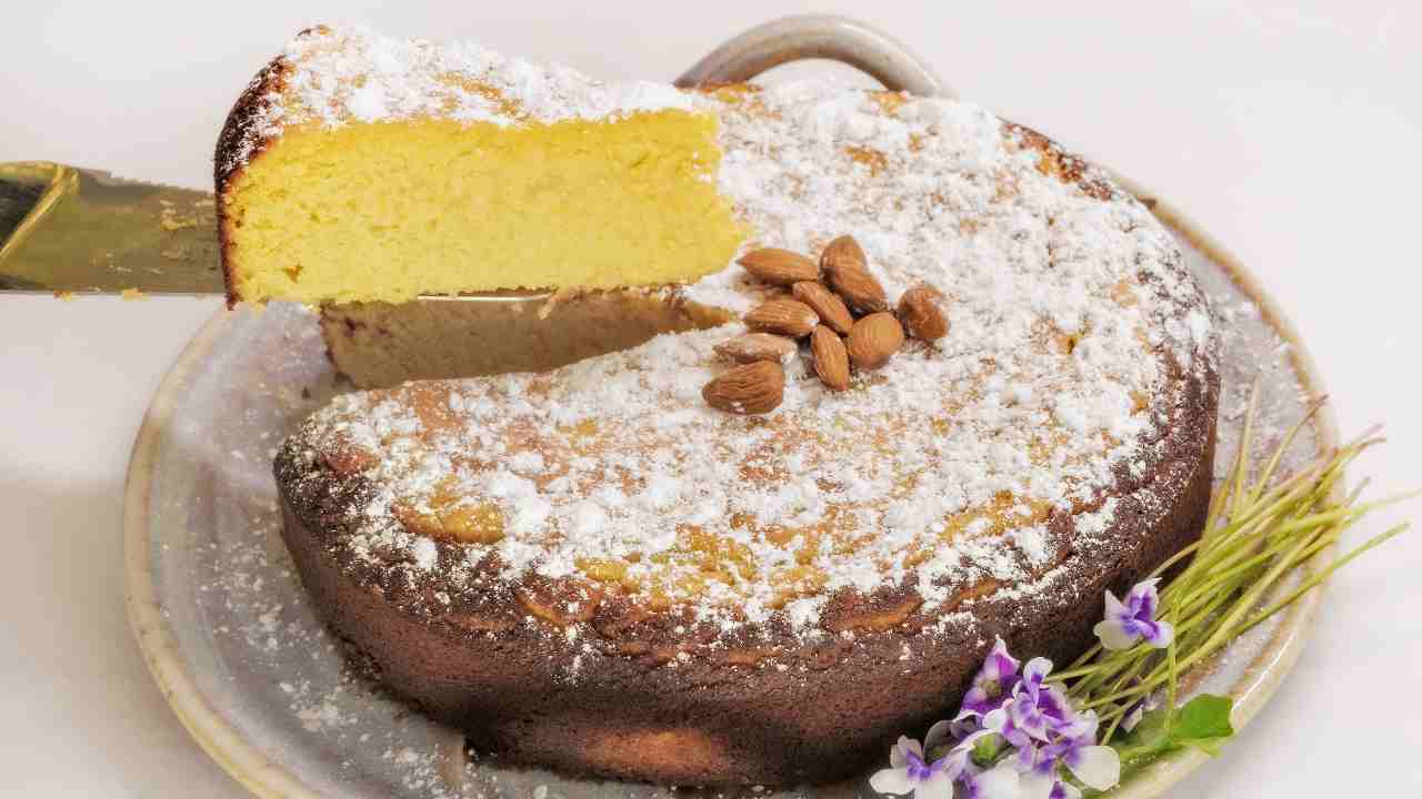 Torta alle mandorle senza uova e burro - Ricettasprint.it