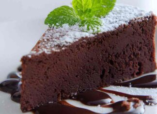 Torta di pere e cioccolato senza farina e zucchero