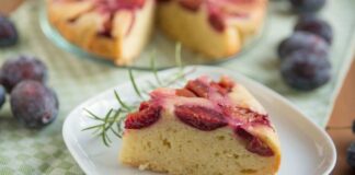 Torta rovesciata alle prugne