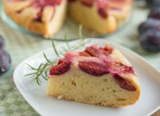 Torta rovesciata alle prugne