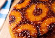 Inverti tutto il procedimento per questa torta: altro che rovesciata, sarà il dolce più buono che tu abbia mai fatto Torta rovesciata con il caramello