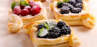 Tortine al cocco e frutta fresca - Ricettasprint.it