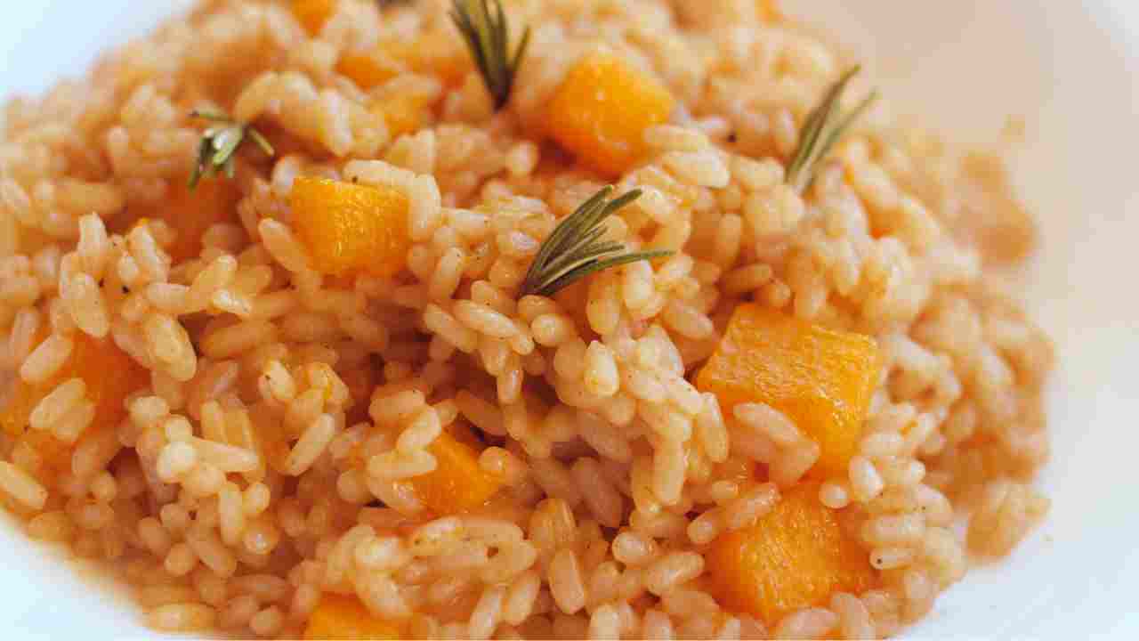 Un riso così non lo mangi tutti i giorni, io lo faccio con la zucca e ci metto anche il rosmarino ricettasprint.it