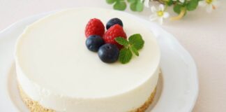 Voglia di dolce, ma zero voglia di accendere il forno. Ci penso io, con questa cheesecake che conquista tutti cheesecake ai frutti di bosco senza cottura, il massimo.ricettasprint.it